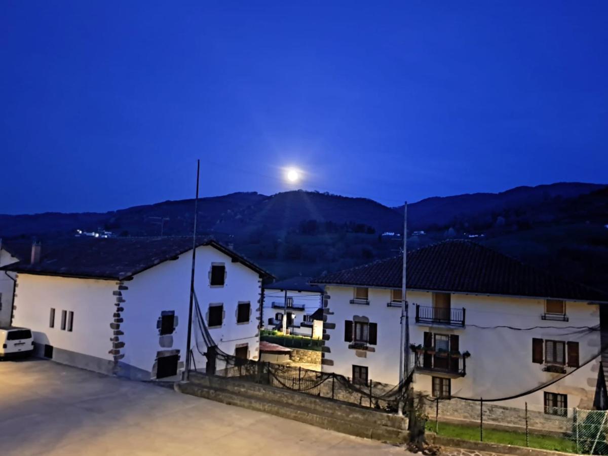 Posada De Oitz Oiz Exterior foto
